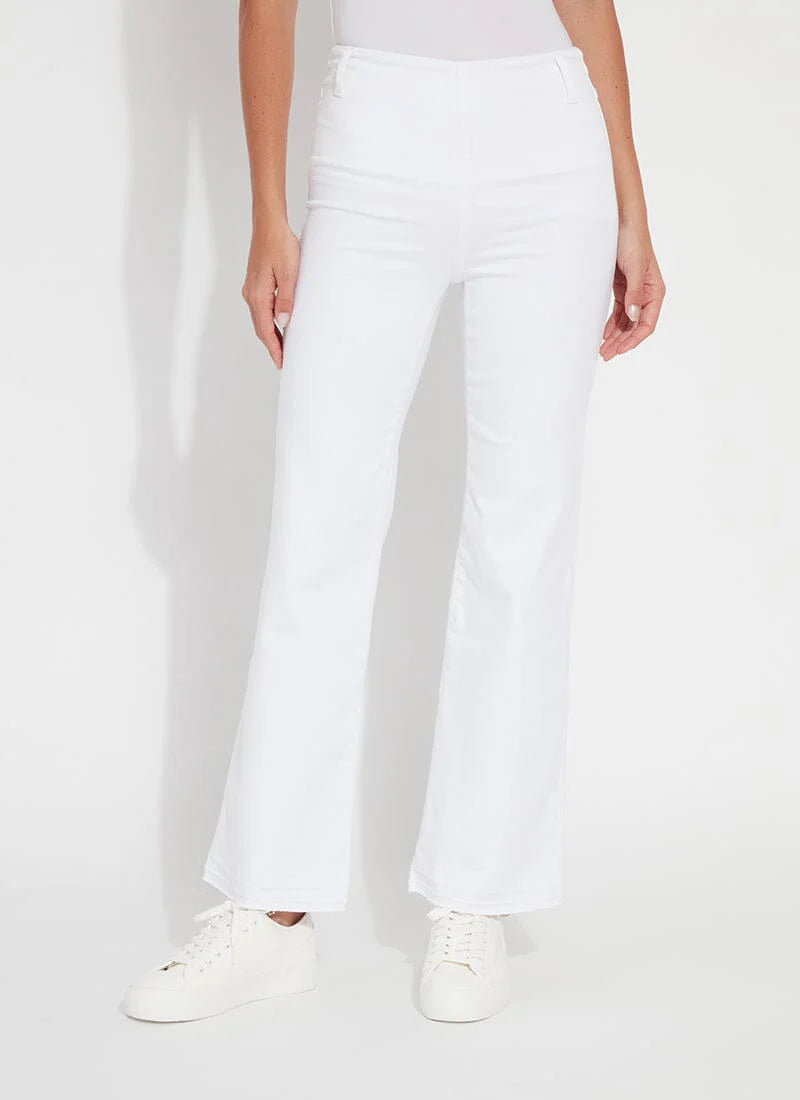 Holding Power Premium Denim Relaxed Straight – Authentic White | Lyssé Premium Jeans