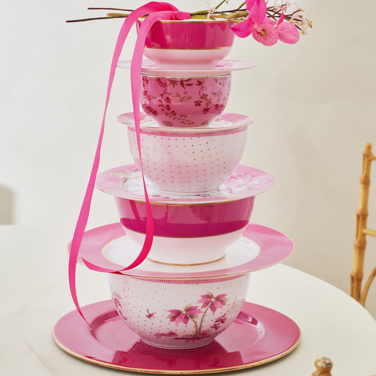 Plate Jolie Dots Gold Pink – 26.5cm | Elegant Porcelain Tableware