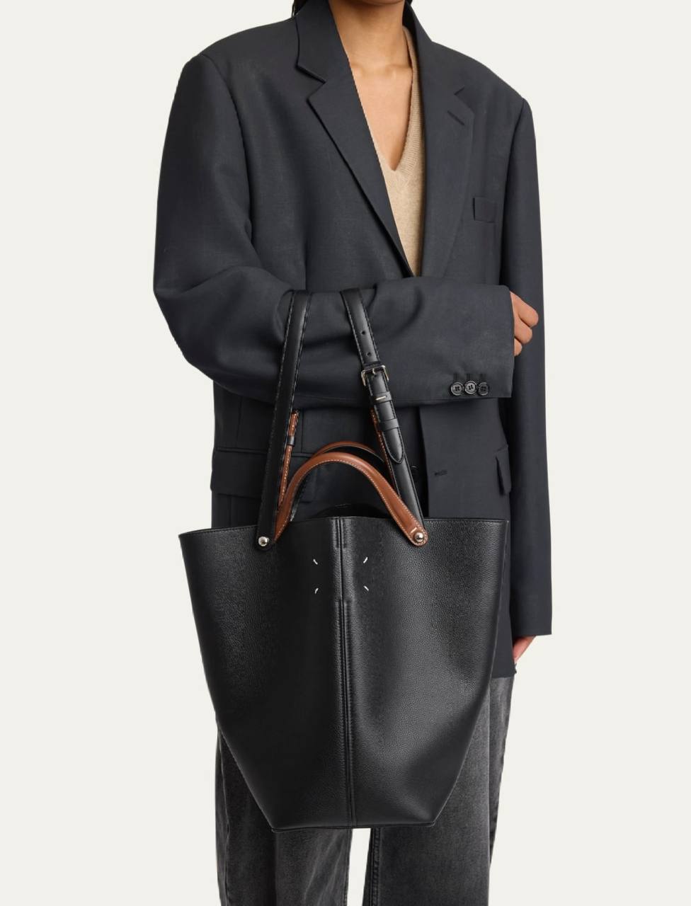 Black Leather Bucket Tote Bag with Long Straps – Timeless Luxury Handbag