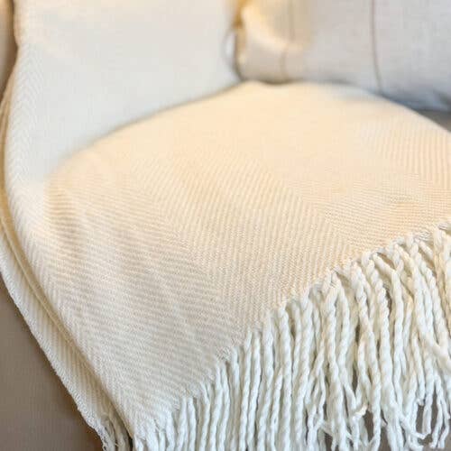 Cream Throw Blanket – 170 x 130 cm | Soft Finish