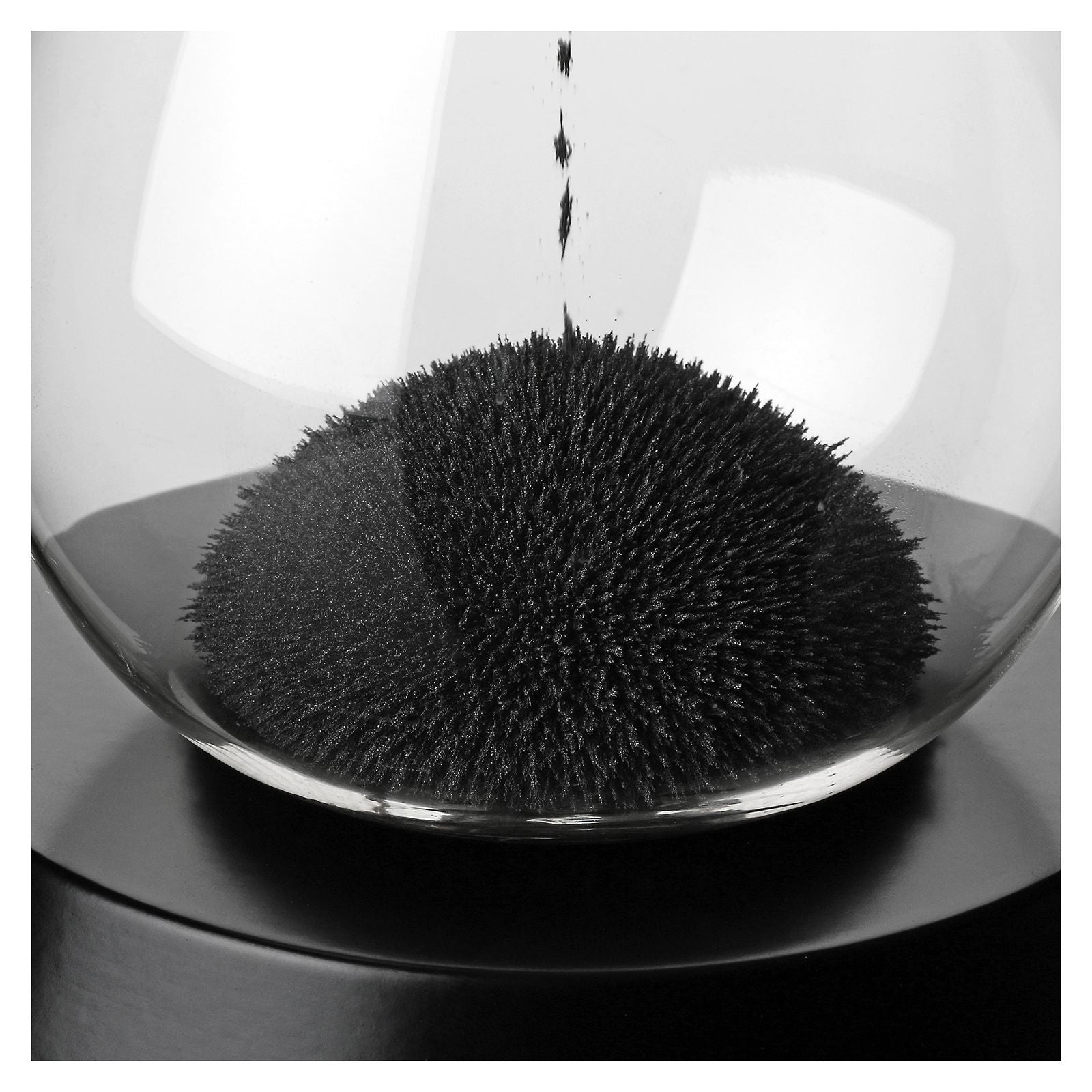 Hourglass Iron Filings – Tall | Mesmerising Magnetic Elegance