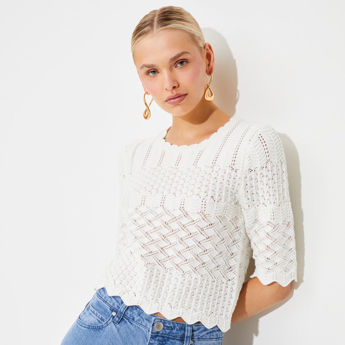 Lace Knit Top: A Touch of Romantic Charm