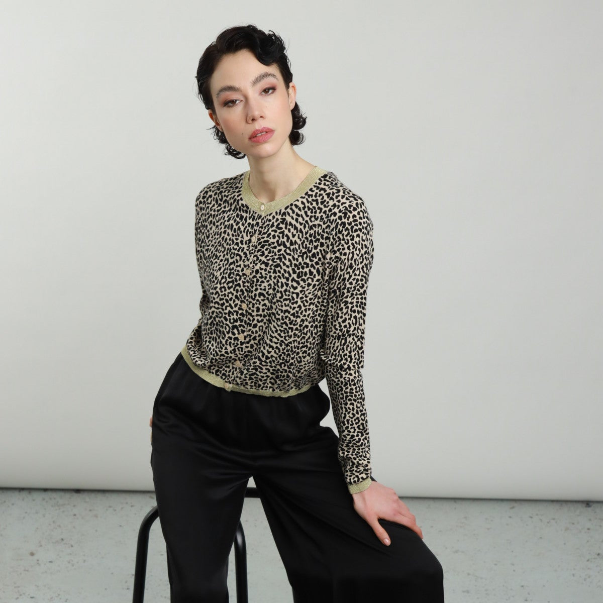 Long-Sleeved Animal Print Cardigan Top with Lurex Trim – Stylish & Comfortable