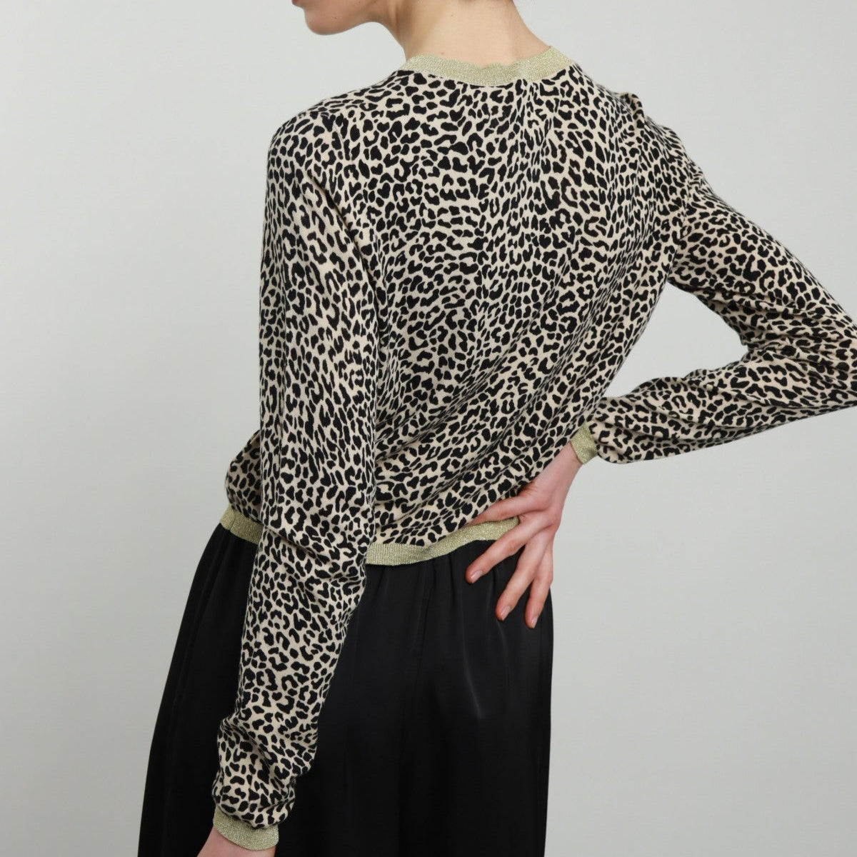 Long-Sleeved Animal Print Cardigan Top with Lurex Trim – Stylish & Comfortable