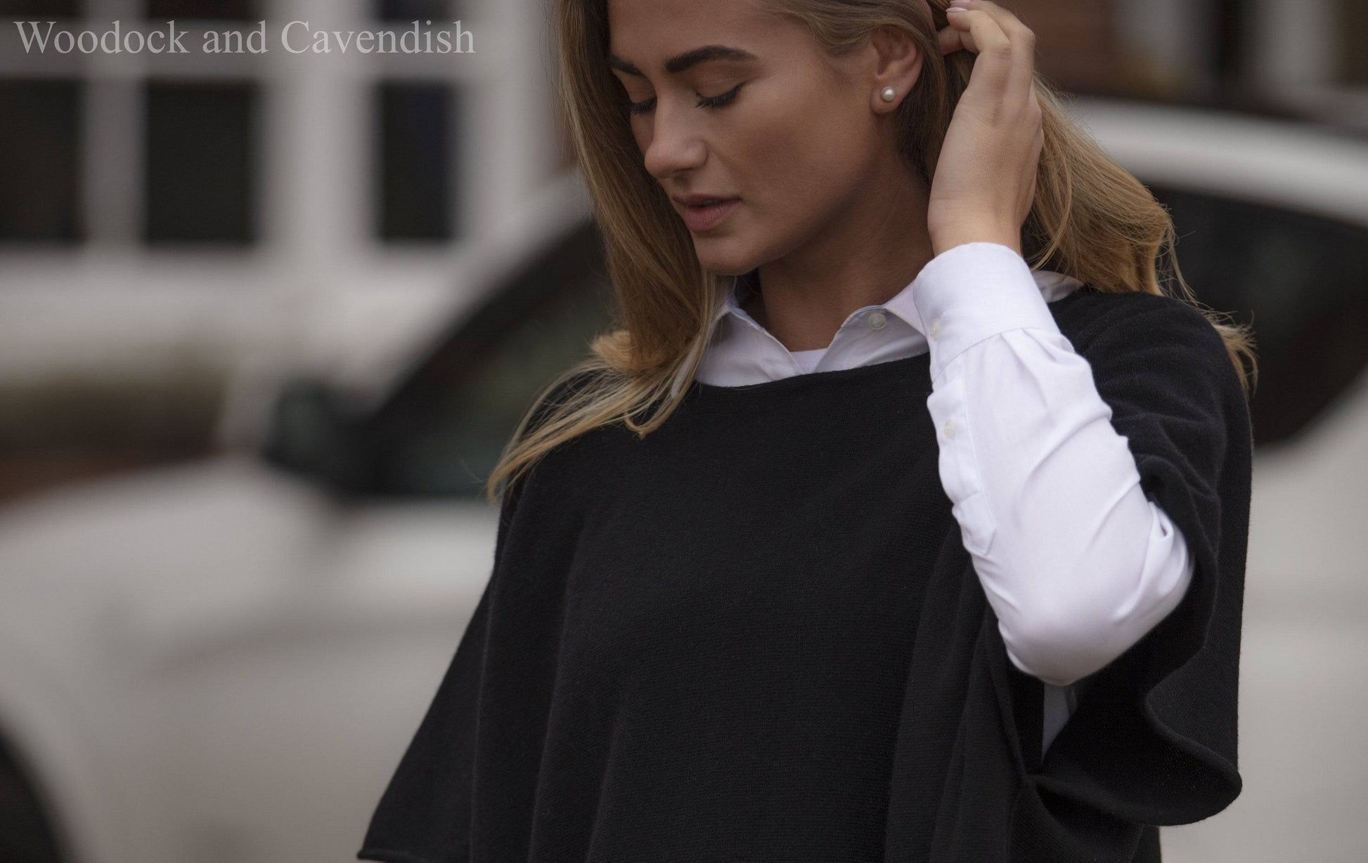 Cashmere & Merino Wool Boat Neck Poncho in Black By Woodcock & Cavendish for sale - Woodcock and Cavendish