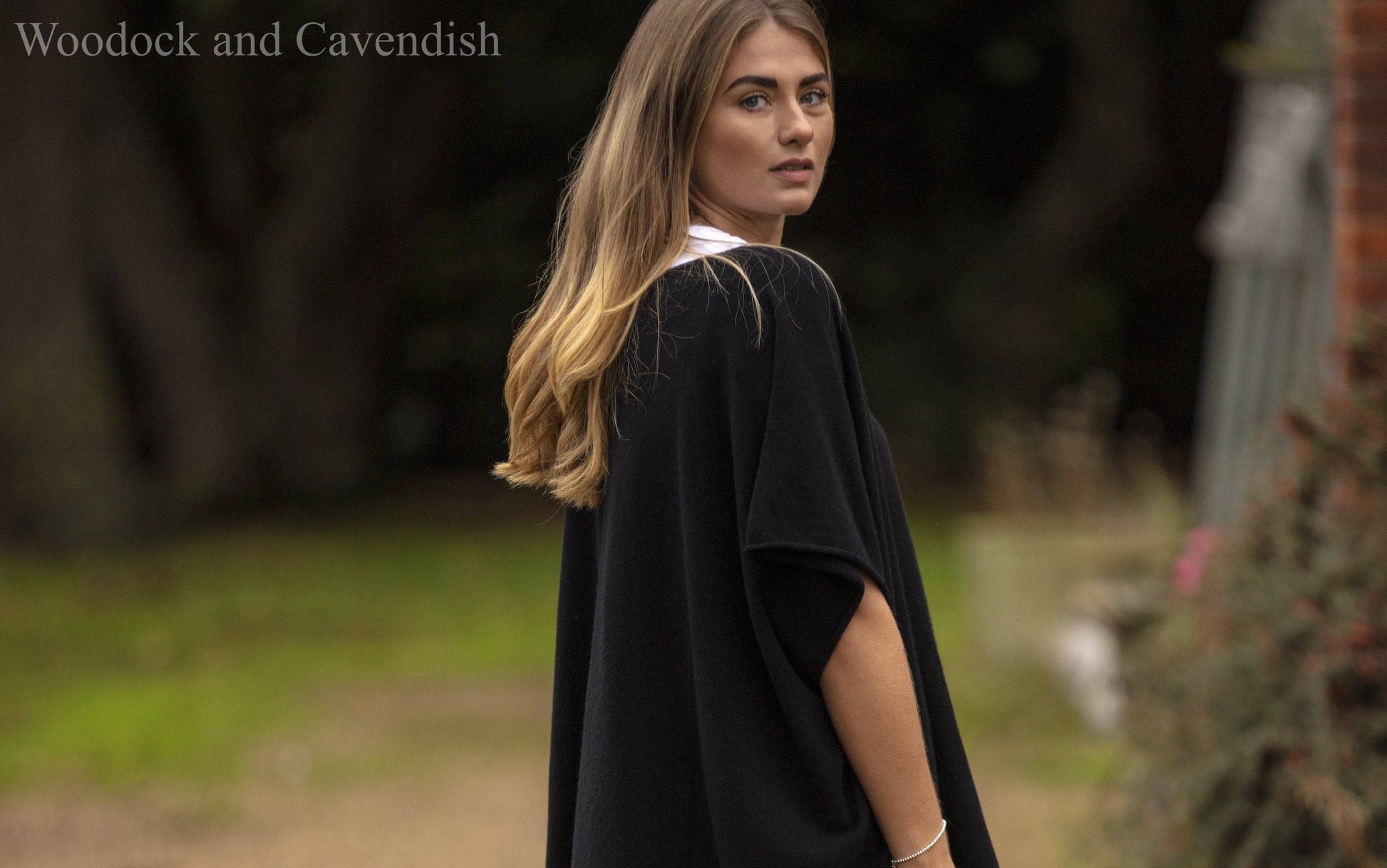 Cashmere & Merino Wool Boat Neck Poncho in Black By Woodcock & Cavendish for sale - Woodcock and Cavendish