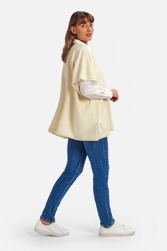 Cashmere & Merino Wool Boat Neck Poncho in Cream By Woodcock & Cavendish for sale - Woodcock and Cavendish