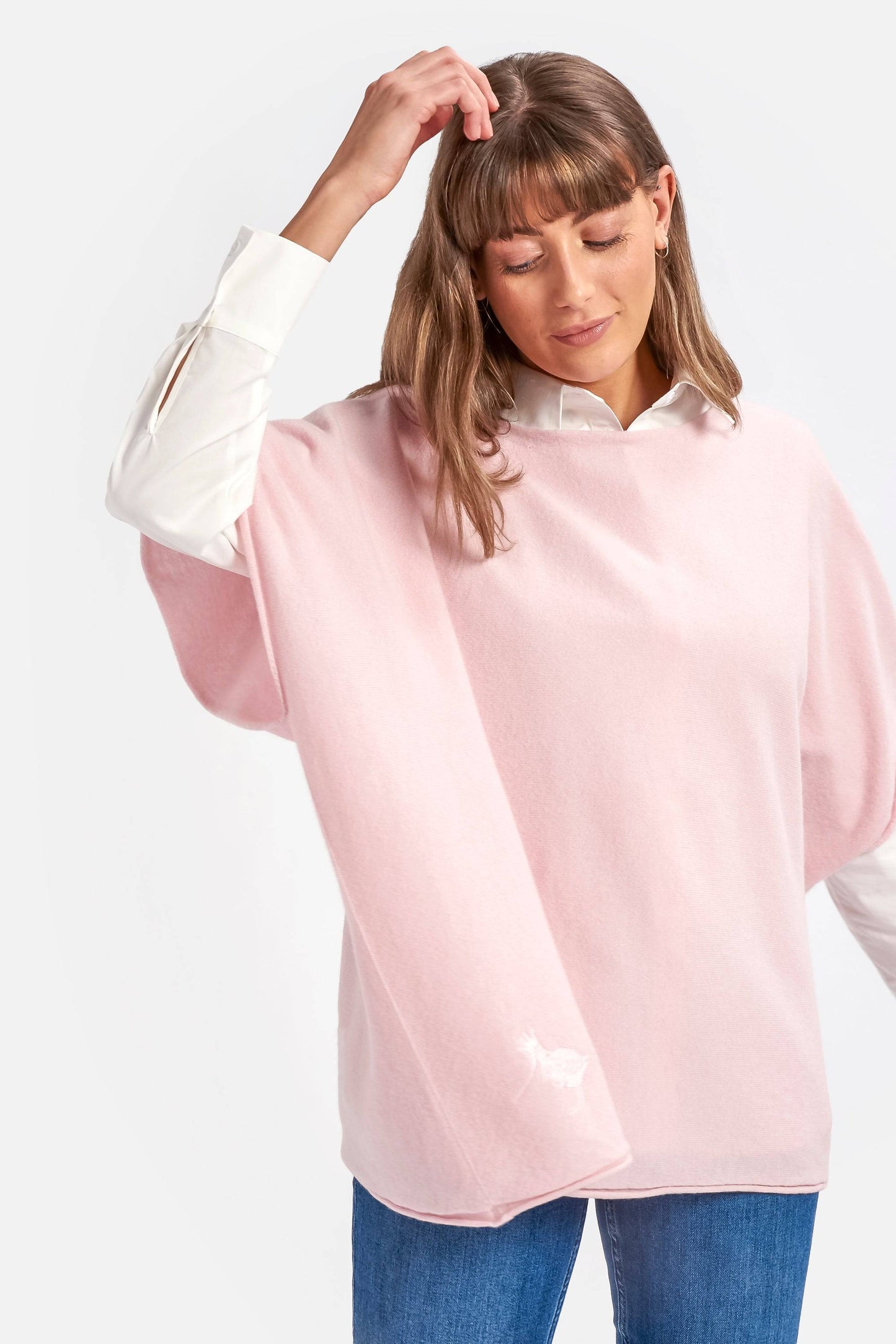 Cashmere & Merino Wool Boat Neck Poncho in Pale Pink By Woodcock & Cavendish for sale - Woodcock and Cavendish