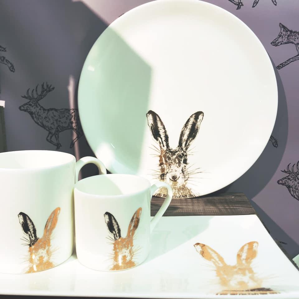 Gold Sassy Hare Plate - Dinner for sale - Woodcock and Cavendish