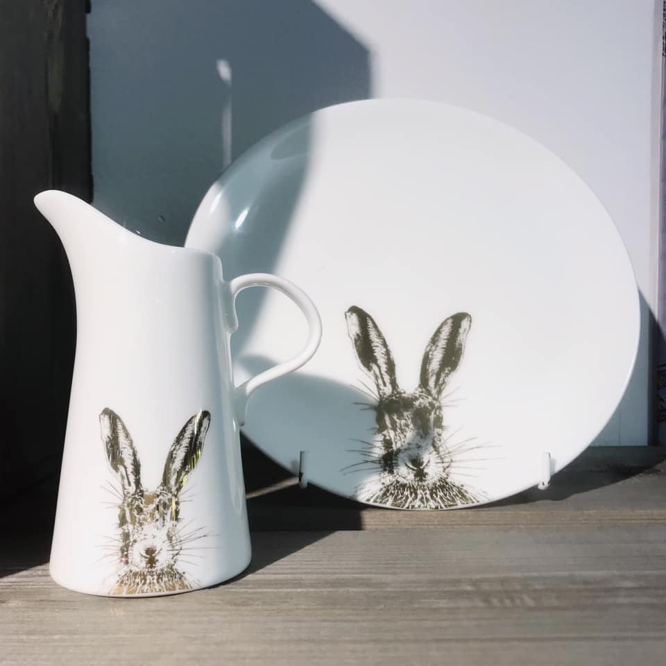 Gold Sassy Hare Plate - Starter for sale - Woodcock and Cavendish