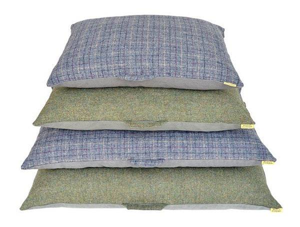 Luxury Pet Bed in Grey Wool Check by Woodcock & Cavendish for sale - Woodcock and Cavendish